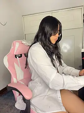 Snapshot of LilithRose_ chatting on 02.23.26 LilithRose online show from 02.23.26