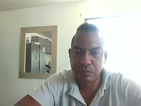 Snapshot of Quillero18 chatting on 07.28.26 Quillero18 online show from 07.28.26