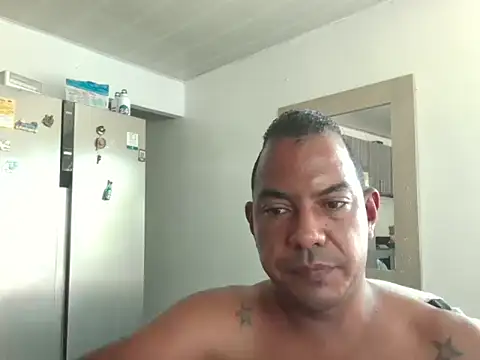 Snapshot of Quillero18 chatting on 07.28.26 Quillero18 online show from 07.28.26
