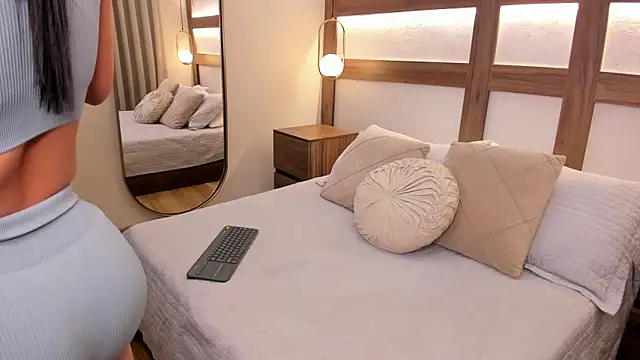 Aurea Silk online show from 03.04.26