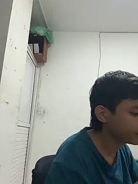 Snapshot of two_cam_latin chatting on 02.25.26 two cam latin online show from 02.25.26