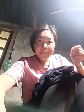 Snapshot of Yiyoongg chatting on 02.08.26 Yiyoongg online show from 02.08.26