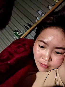 Snapshot of Yiyoongg chatting on 02.19.26 Yiyoongg online show from 02.19.26