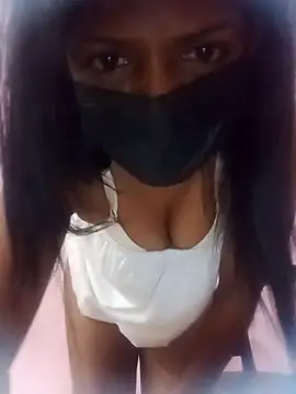 Snapshot of Malee_S chatting on 04.22.26 Malee S online show from 04.22.26