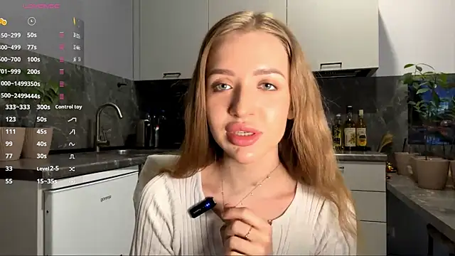 Snapshot of BeaCazin chatting on 02.19.26 BeaCazin online show from 02.19.26