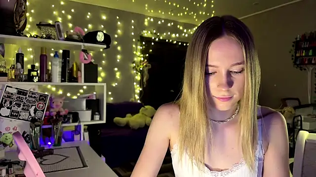 Snapshot of amily_sunray chatting on 02.22.26 amily sunray online show from 02.22.26