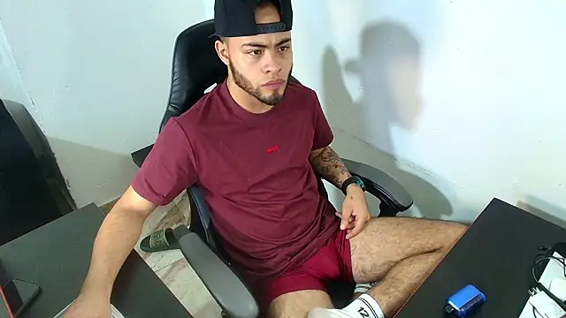 Snapshot of Xanderstone00 chatting on 02.17.26 Xanderstone00 online show from 02.17.26