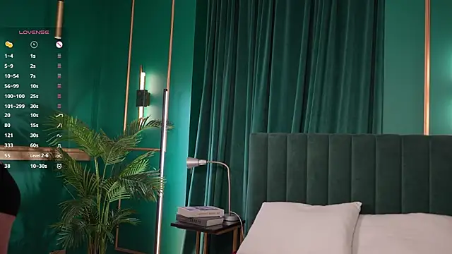 Snapshot of roxy_morrison_x chatting on 02.23.26 roxy morrison x online show from 02.23.26