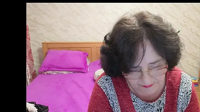 Snapshot of xMaryxAnne chatting on 04.29.26 xMaryxAnne online show from 04.29.26