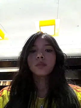 Snapshot of jadelaurent chatting on 06.18.26 jadelaurent online show from 06.18.26