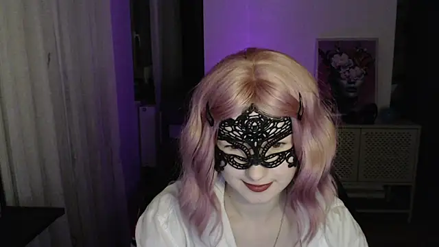 Snapshot of LunaXcherry chatting on 02.23.26 LunaXcherry online show from 02.23.26