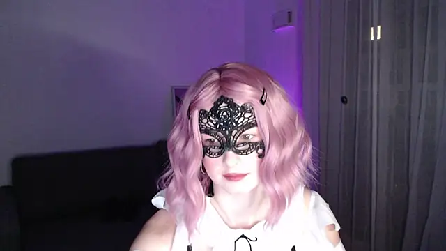 Snapshot of LunaXcherry chatting on 02.25.26 LunaXcherry online show from 02.25.26