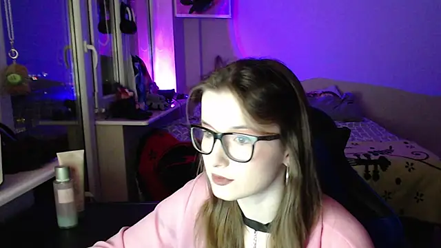 LunaXcherry online show from 04.06.26