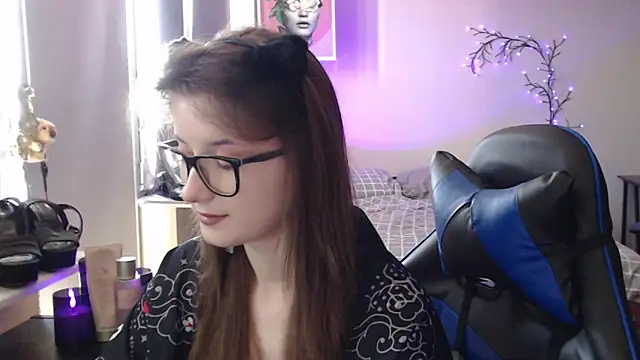 Snapshot of LunaXcherry chatting on 05.10.26 LunaXcherry online show from 05.10.26