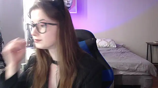 Snapshot of LunaXcherry chatting on 05.31.26 LunaXcherry online show from 05.31.26