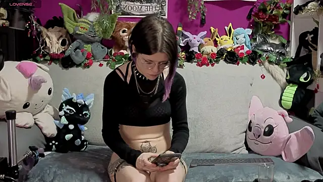 Snapshot of ViGothFox chatting on 02.22.26 ViGothFox online show from 02.22.26