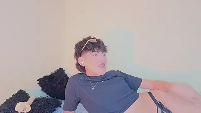 Snapshot of max_femboy chatting on 07.14.26 max femboy online show from 07.14.26