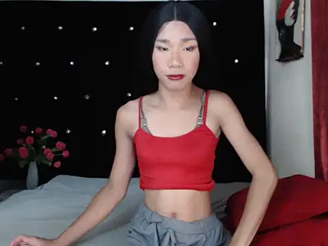 Snapshot of Queenoflustx chatting on 04.12.26 Queenoflustx online show from 04.12.26