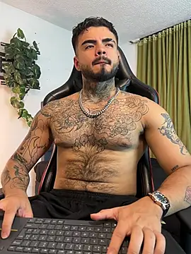 Snapshot of Benjii_Carter1 chatting on 06.25.26 Benjii Carter1 online show from 06.25.26