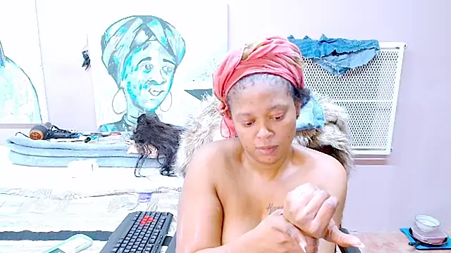 Snapshot of TyraHotxxx chatting on 04.28.26 TyraHotxxx online show from 04.28.26