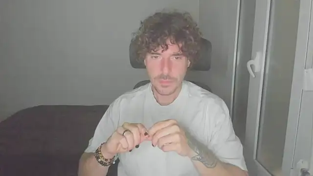 Snapshot of joaquin420_hot chatting on 02.14.26 joaquin420 hot online show from 02.14.26