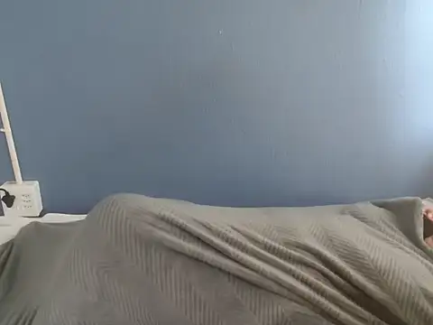 Snapshot of Sweet-Bella17 chatting on 02.13.26 Sweet-Bella17 online show from 02.13.26