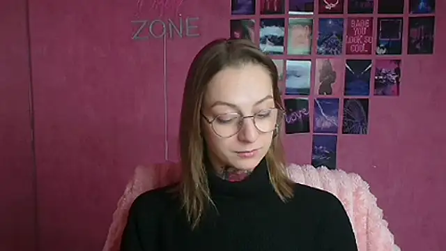 Esmi Winter online show from 02.18.26