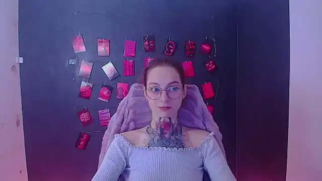 Esmi Winter online show from 03.09.26