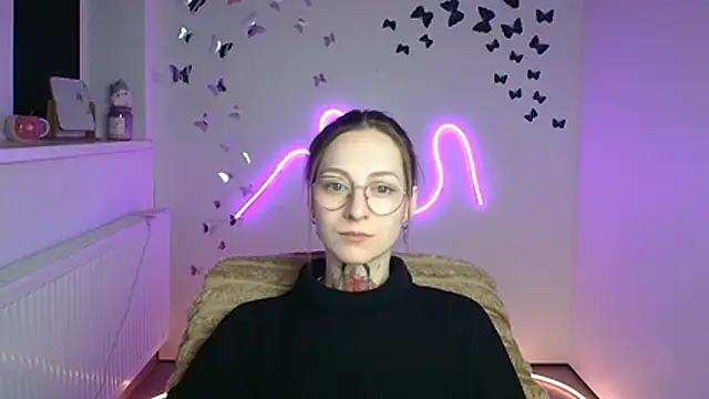 Esmi Winter online show from 04.15.26