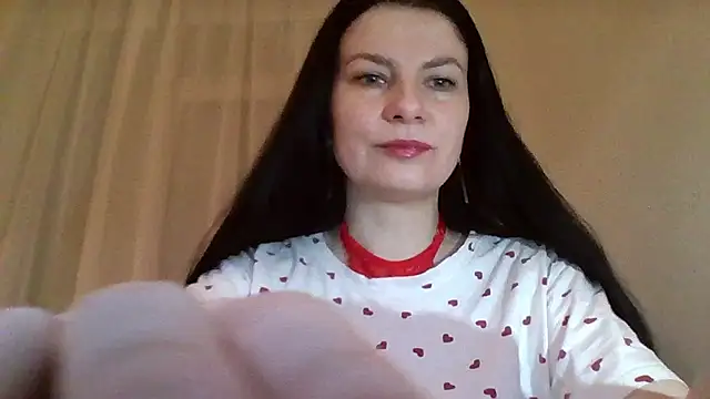 Snapshot of Clover_Shine chatting on 02.18.26 Clover Shine online show from 02.18.26