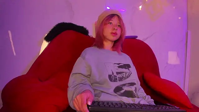 Snapshot of kitty_gang_ chatting on 02.16.26 kitty gang online show from 02.16.26