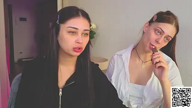 Snapshot of Sofia_Plump chatting on 04.19.26 Sofia Plump online show from 04.19.26