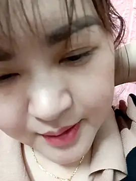 Snapshot of Kee-kimlee chatting on 02.17.26 Kee-kimlee online show from 02.17.26