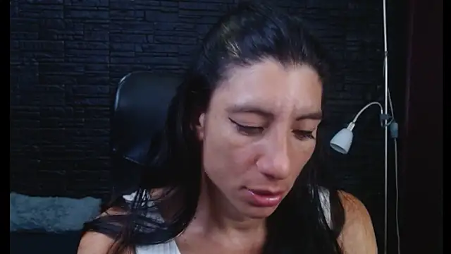 Snapshot of BrendaaCruz chatting on 02.18.26 BrendaaCruz online show from 02.18.26