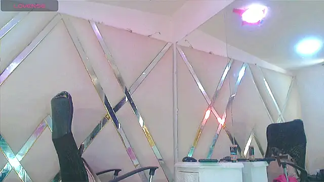 TifannyAmateur online show from 02.14.26