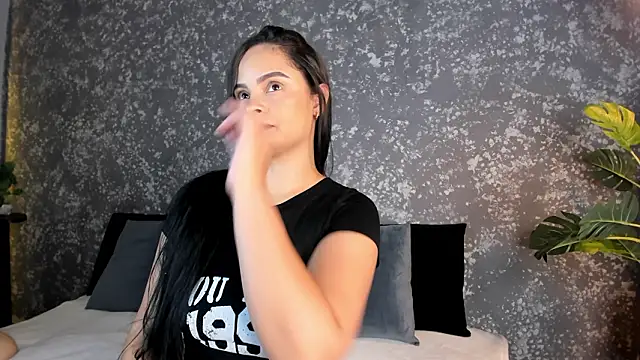 Snapshot of emma__summers chatting on 02.24.26 emma summers online show from 02.24.26