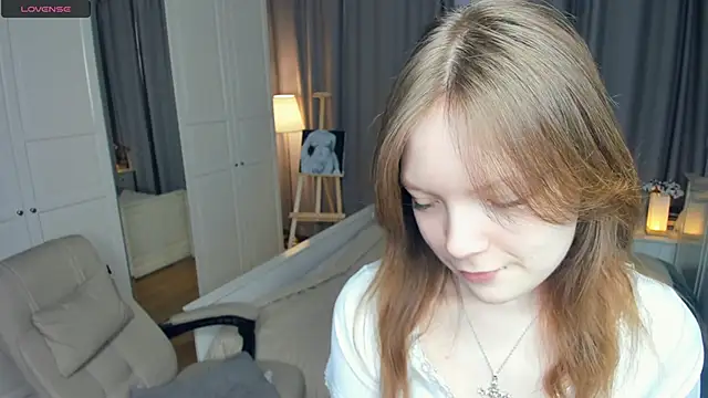 Snapshot of LavenderMitten chatting on 04.30.26 LavenderMitten online show from 04.30.26