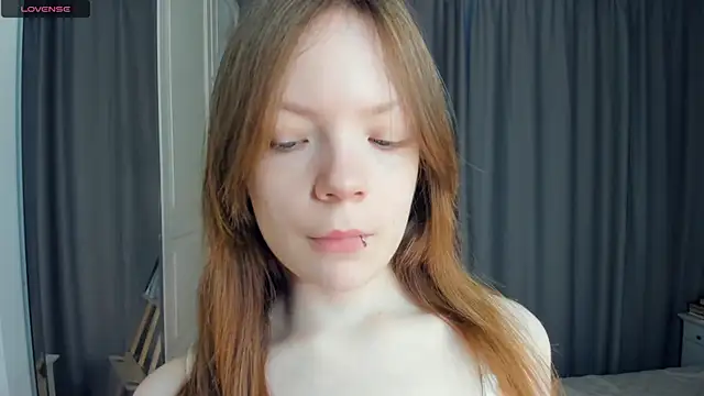 Snapshot of LavenderMitten chatting on 05.18.26 LavenderMitten online show from 05.18.26