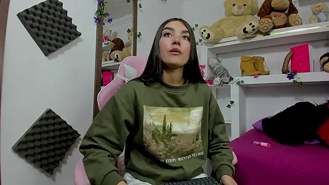 Snapshot of Mayli_rose chatting on 02.25.26 Mayli rose online show from 02.25.26