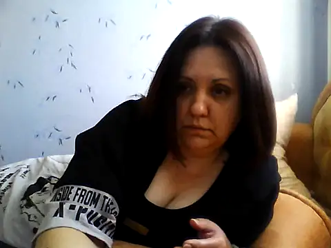Snapshot of LockyCharm111 chatting on 04.25.26 LockyCharm111 online show from 04.25.26