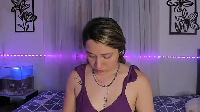 Snapshot of LeiahBlonde_ chatting on 03.03.26 LeiahBlonde online show from 03.03.26