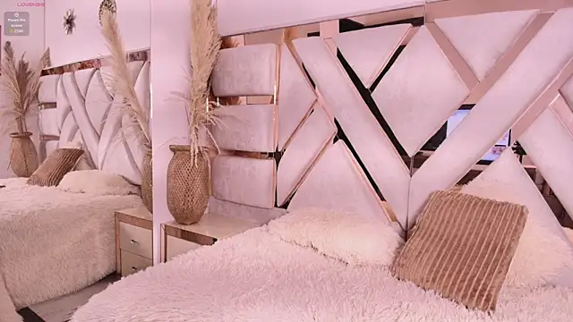 Snapshot of Evadne_Stein chatting on 02.11.26 Evadne Stein online show from 02.11.26