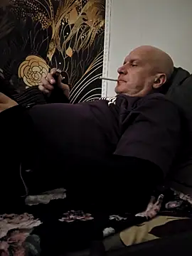 Snapshot of sk8brd_snwbrd_no_snitch chatting on 02.25.26 sk8brd snwbrd no snitch online show from 02.25.26