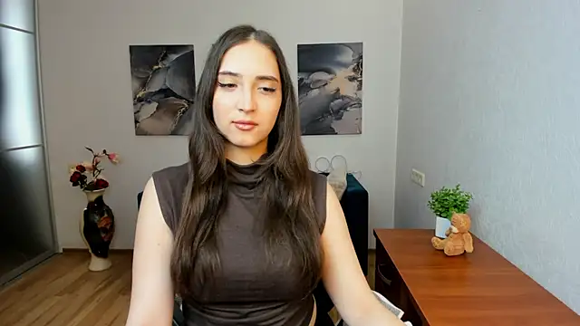 Effy Royse online show from 04.06.26