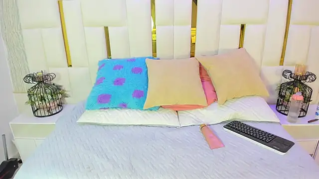 Snapshot of Bunny_Blush1 chatting on 02.14.26 Bunny Blush1 online show from 02.14.26