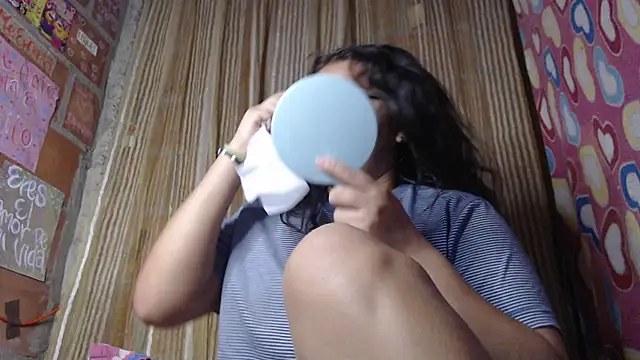 vanuslovelatina online show from 03.19.26