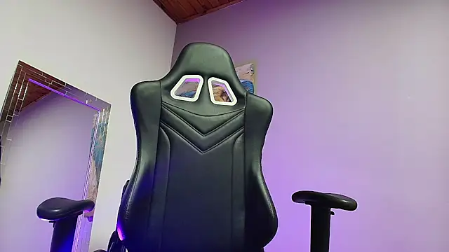 Snapshot of Noah-JONES chatting on 02.17.26 Noah-JONES online show from 02.17.26