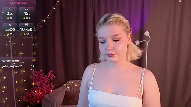 Snapshot of TobiteAnnie chatting on 03.01.26 TobiteAnnie online show from 03.01.26