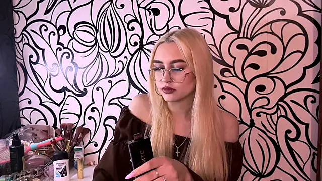 Snapshot of Kat_Catherine chatting on 02.14.26 Kat Catherine online show from 02.14.26