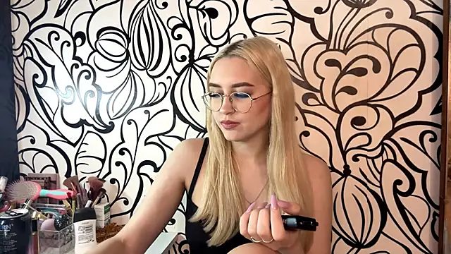 Snapshot of Kat_Catherine chatting on 02.28.26 Kat Catherine online show from 02.28.26